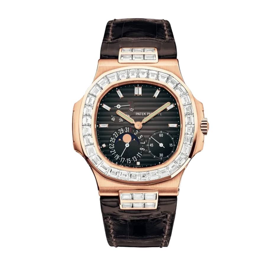 patek-philippe-nautilus-genuine-baguette-diamond-5724r-001-replica.jpg Patek Philippe Nautilus 5724 “Baguette Diamonds” 1:1 Clone Edition - Image 1