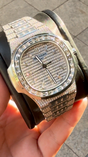 Patek Philippe Nautilus “Iced Out” 5719/10G Authentic Copy 1:1 photo review